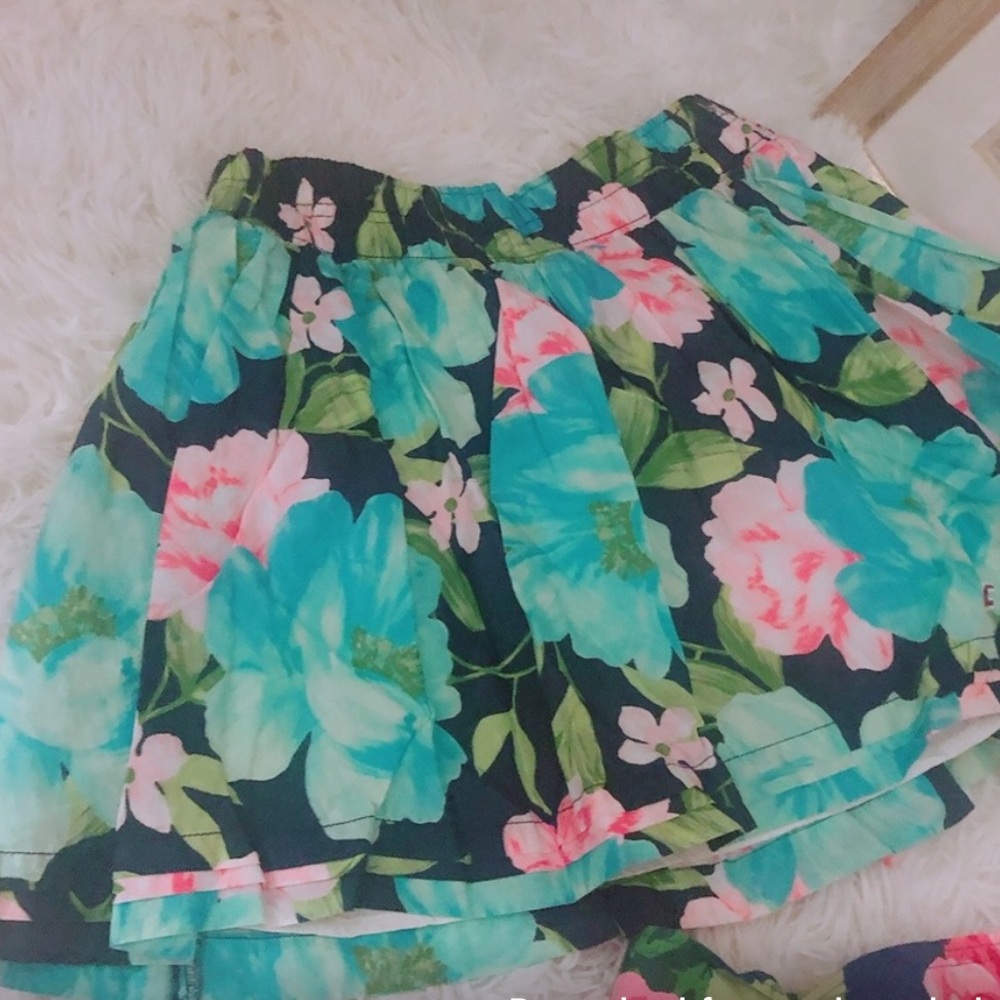 Hollister shabby chic floral mini skirt